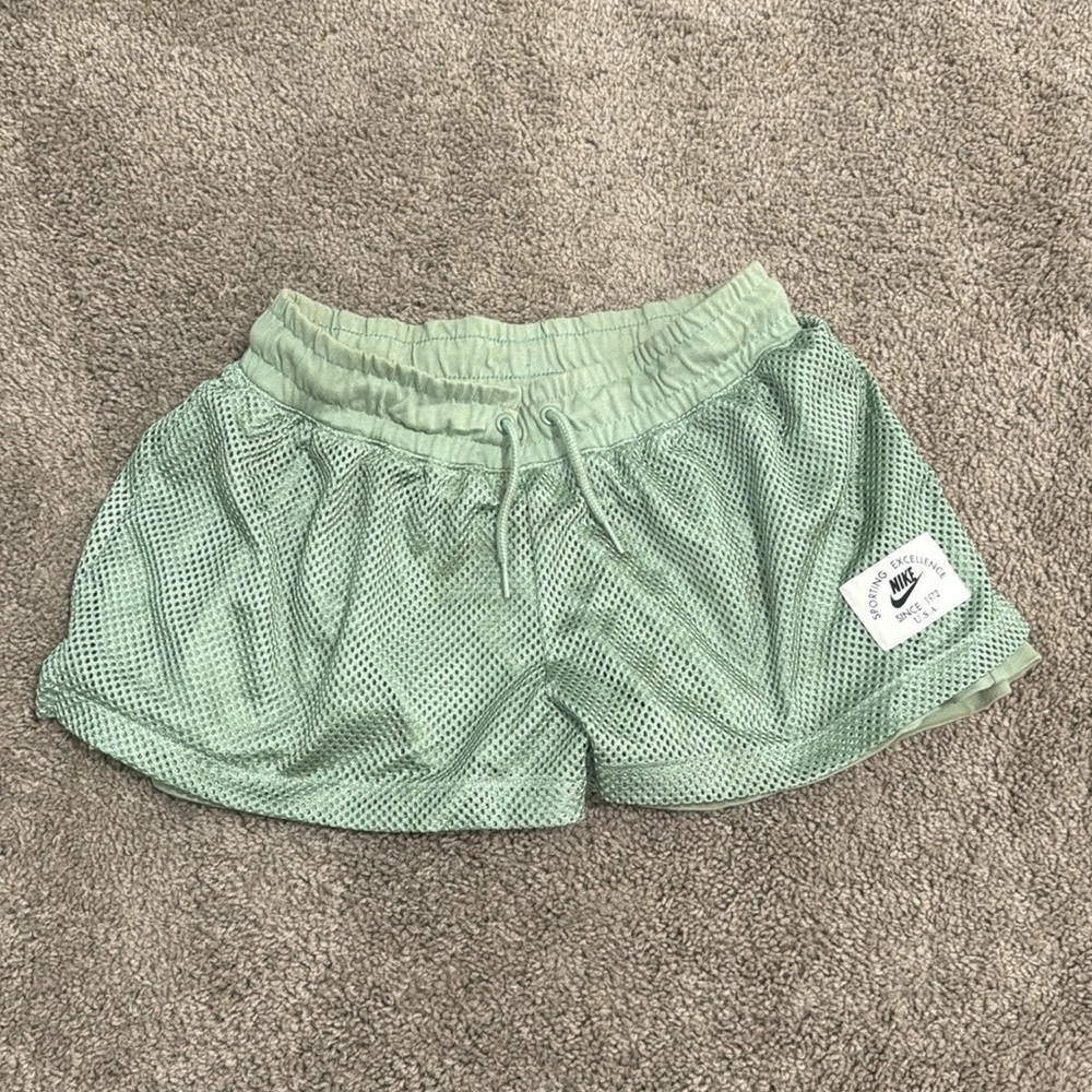 NIKE Sportswear Shorts BRAND NEW XS